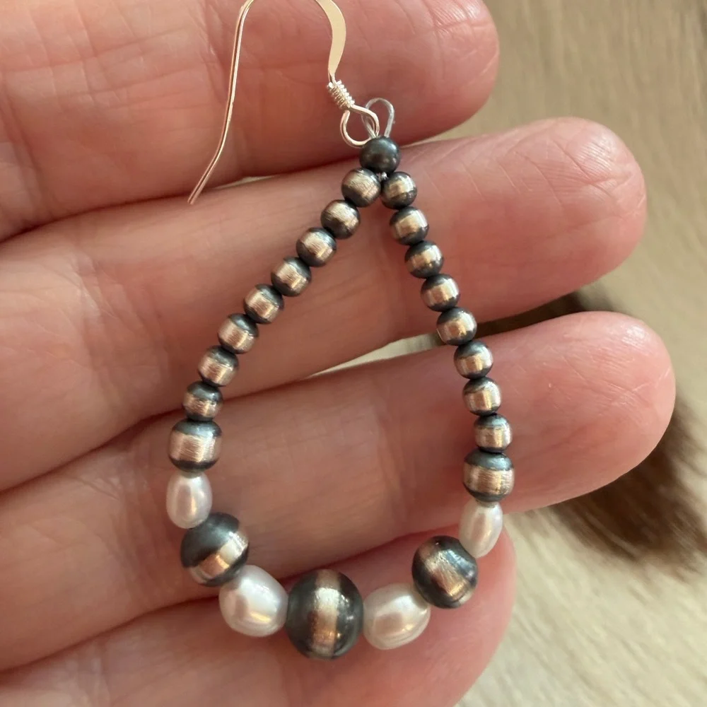 ❤️ 3mm-6mm Sterling Navajo Desert Pearls & Fresh Water Pearl Lt Weight Earrings